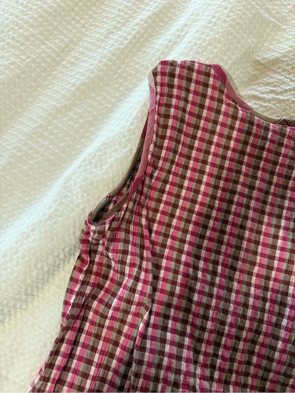 Basic Editions Pink Plaid Sleeveless Henley Tank - Picture 4 of 5
